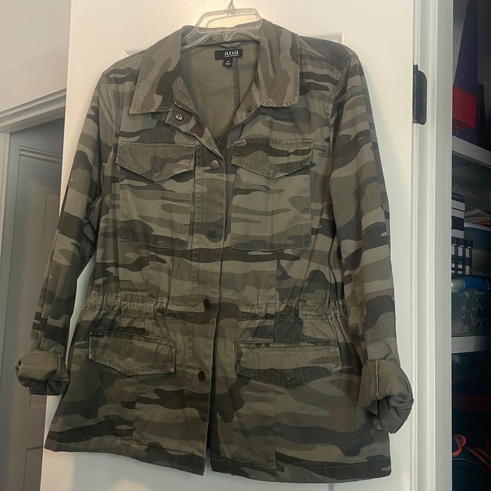 Women’s camo jacket